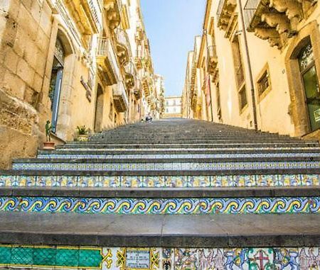 A Due Passi Dalla Scalinata Rooms Caltagirone Exteriér fotografie